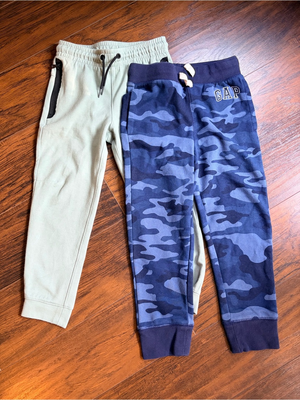 GAP Kids Blue Camo & Old Navy Light Green Joggers boy size 6/7